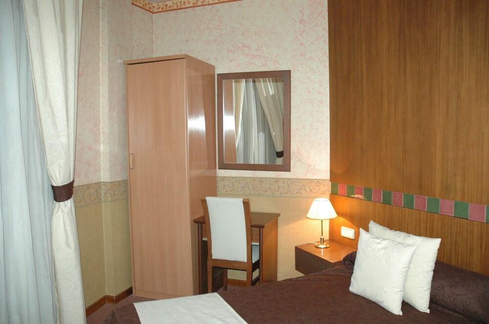 Hotel Las Yucas Atarfe Екстер'єр фото