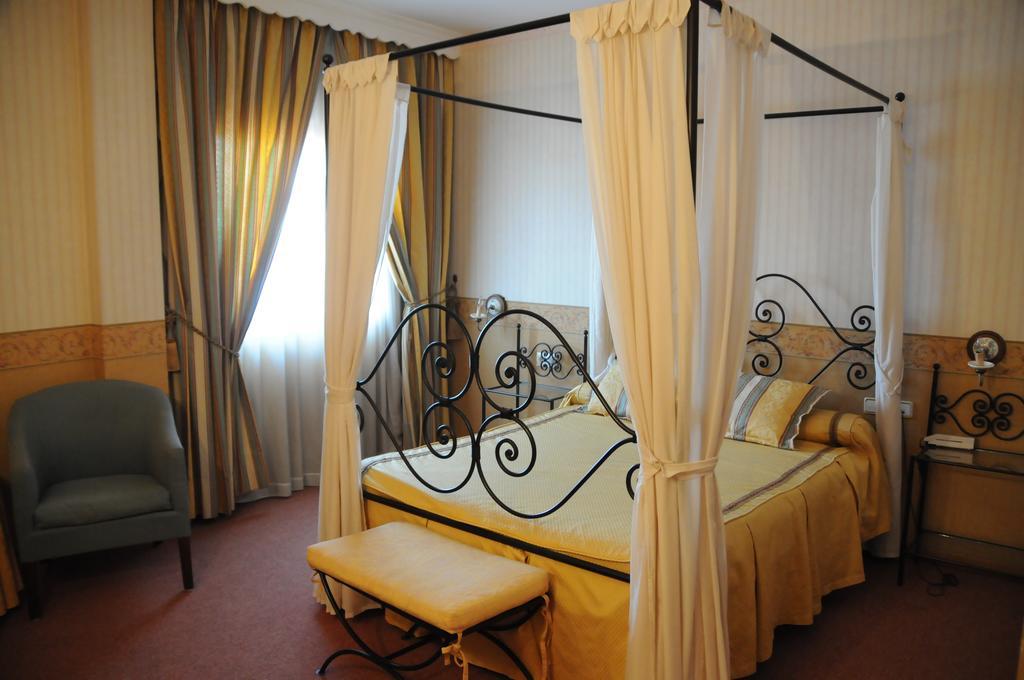 Hotel Las Yucas Atarfe Екстер'єр фото