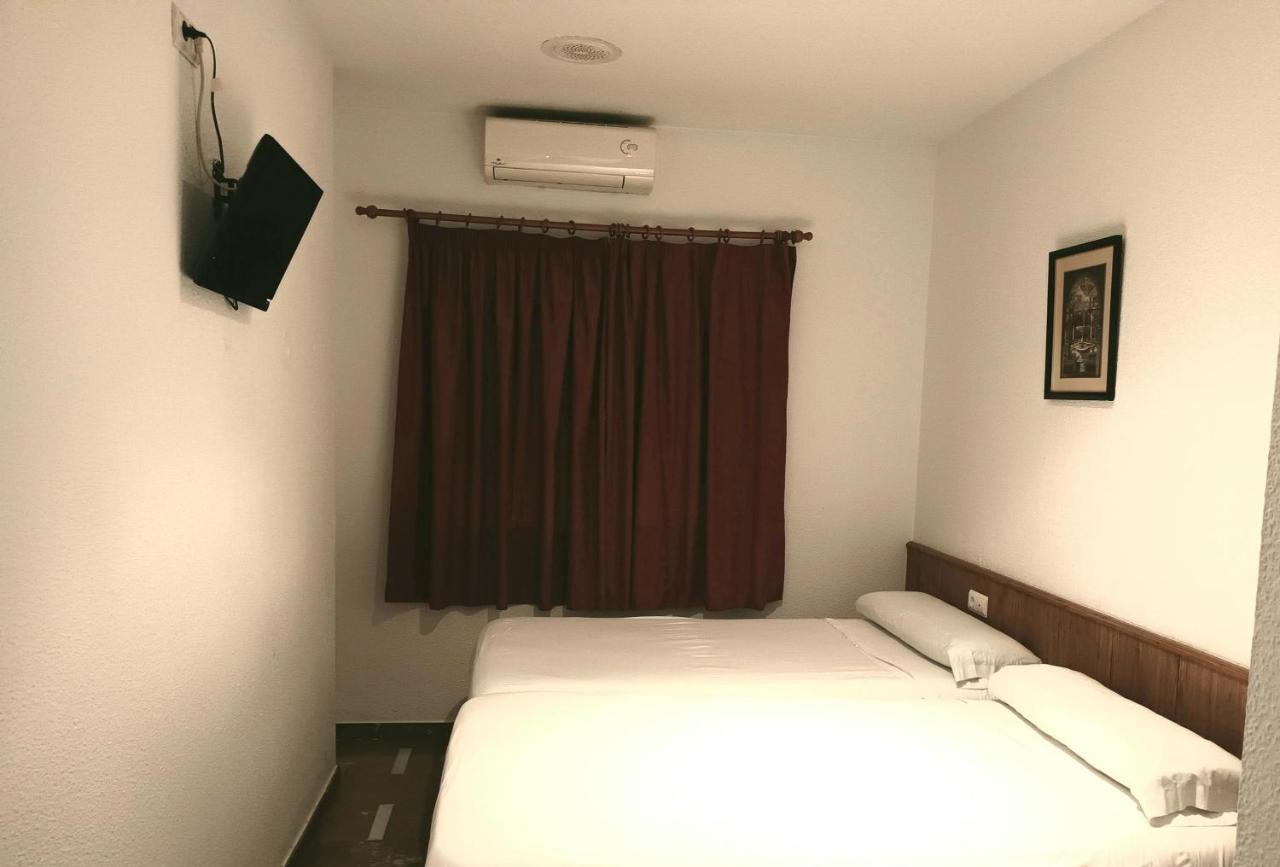 Hotel Las Yucas Atarfe Екстер'єр фото