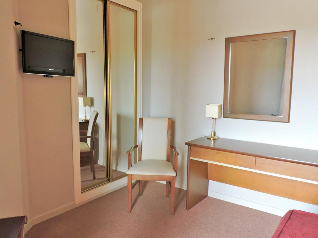 Hotel Las Yucas Atarfe Екстер'єр фото