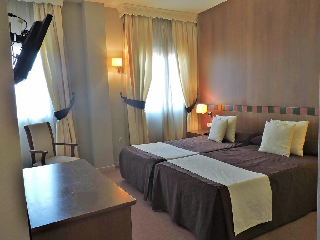 Hotel Las Yucas Atarfe Екстер'єр фото