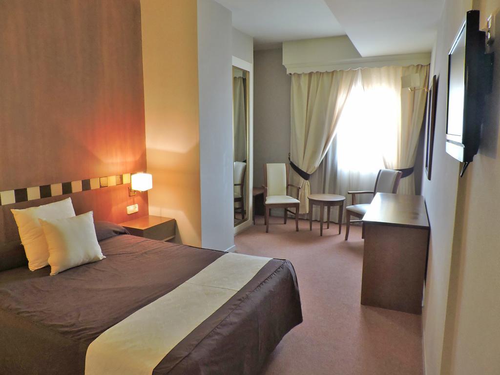 Hotel Las Yucas Atarfe Екстер'єр фото