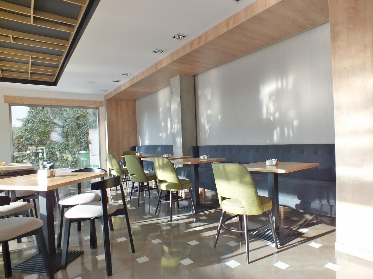 Hotel Las Yucas Atarfe Екстер'єр фото